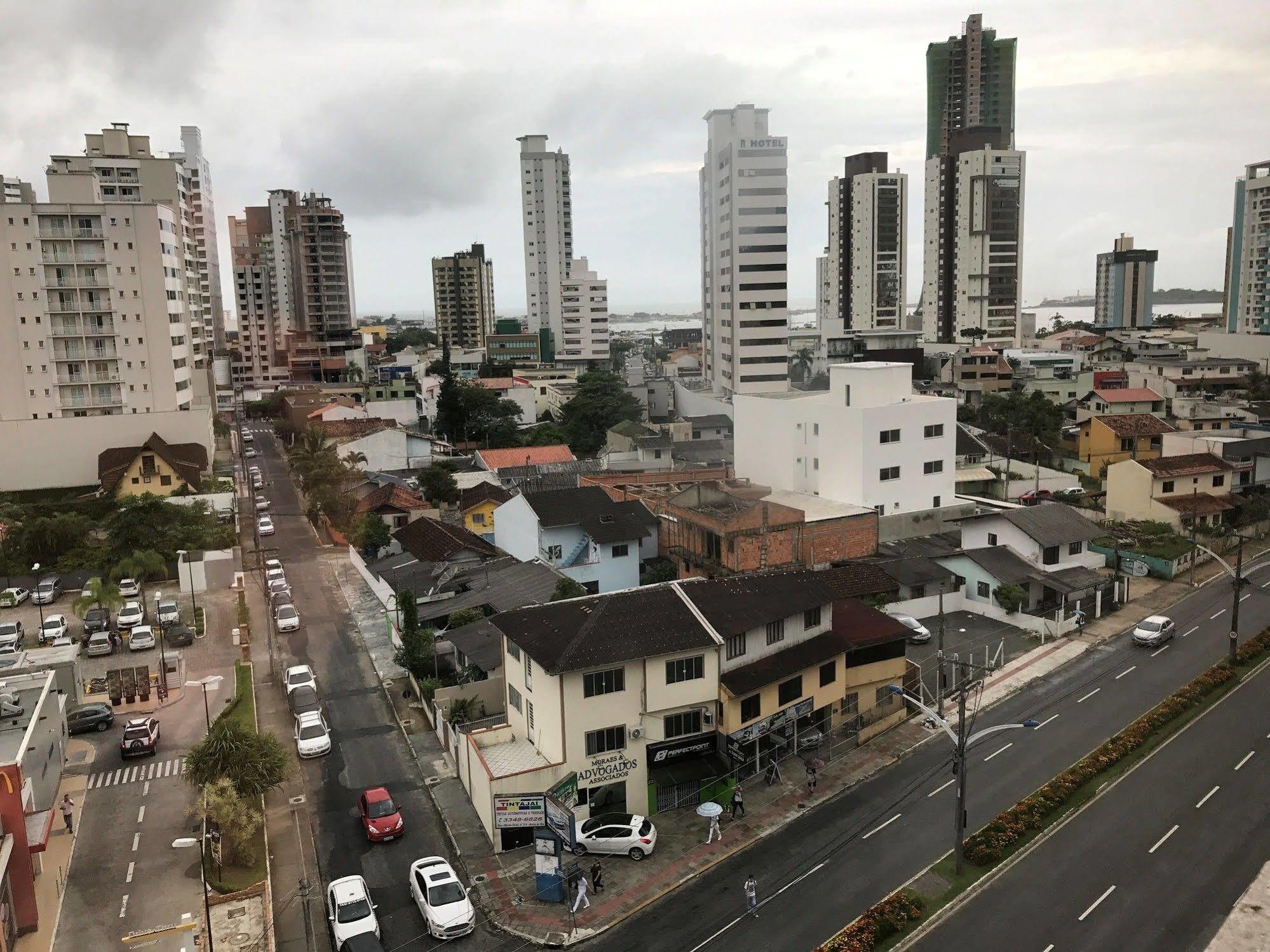 Hotel Ibis Navegantes Itajaí Esterno foto